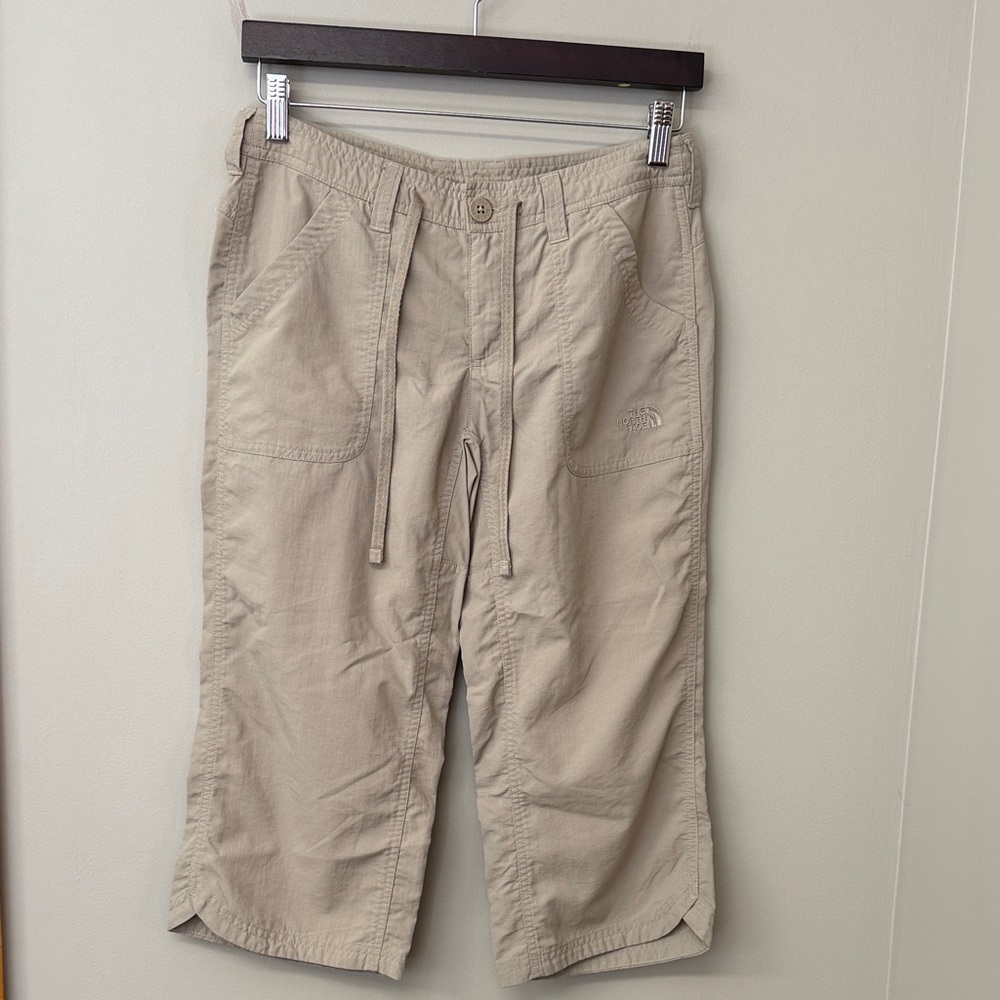 The North Face Mid Rise Zip Fly Capri Pants Womens Logo | Size 10 | Khaki | EUC